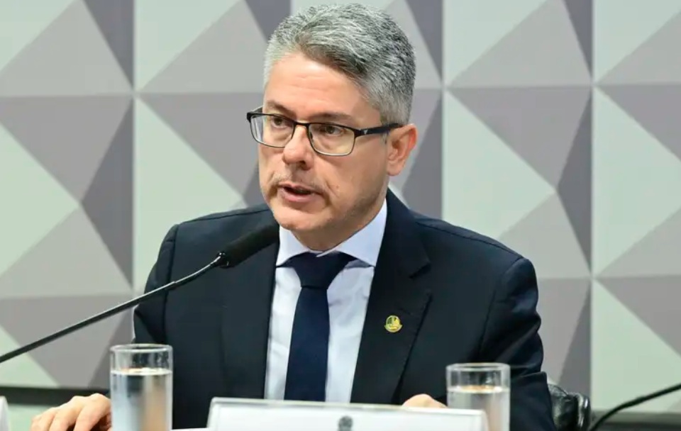 O Senador Alessandro Vieira (MDB-SE) foi relator da CPI do Crime Organizado/Foto Geraldo Magela