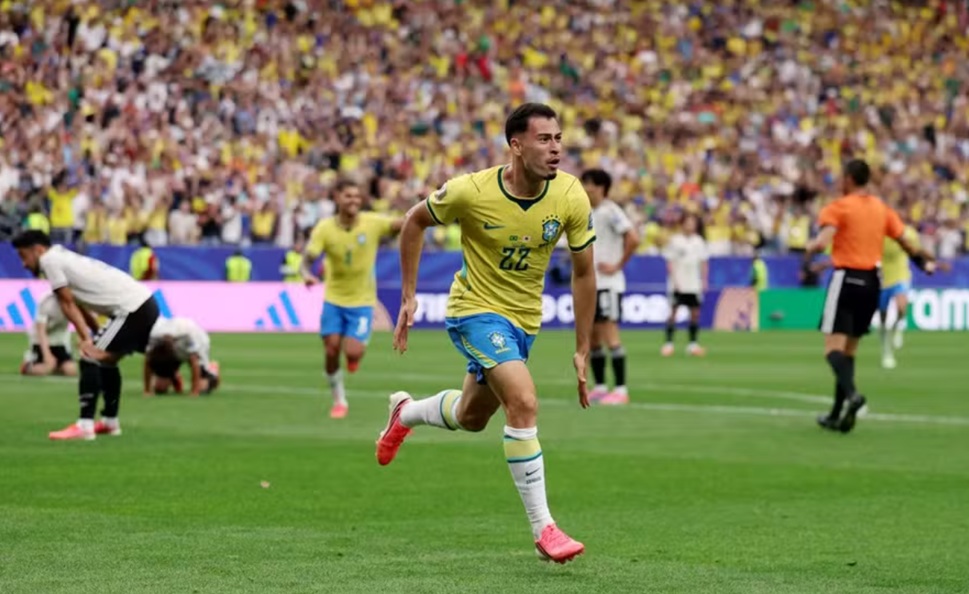 Gabriel Martinelli comemora o segundo gol do Brasil na partida/Foto: Foto: Lars Baron