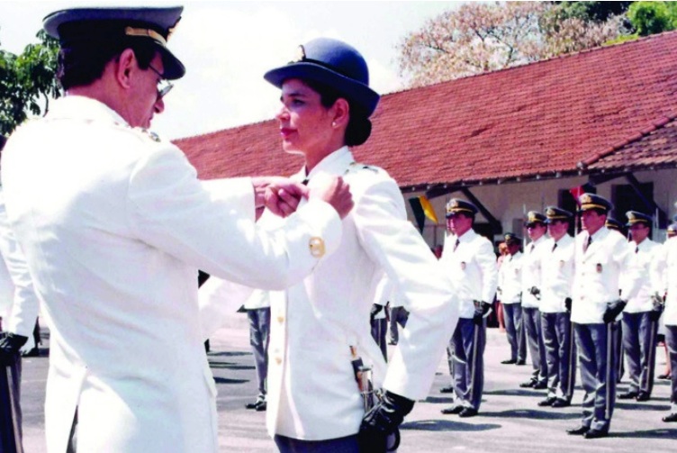Formatura no curso de oficiais na Escola de Sa&uacute;de (1998)/Foto: Arquivo pessoal