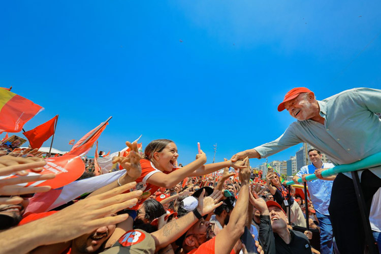 O presidente Lula (PT) realizou na manh&atilde; deste s&aacute;bado (24) seu pen&uacute;ltimo ato de campanha antes da vota&ccedil;&atilde;o de segundo turno/Foto/Ricardo Stuckert