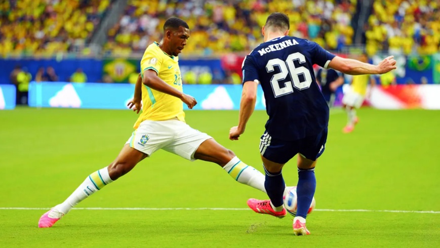 Rayan pouco antes de dar assist&ecirc;ncia a gol de Vini Jr./Foto: Divulga&ccedil;&atilde;o