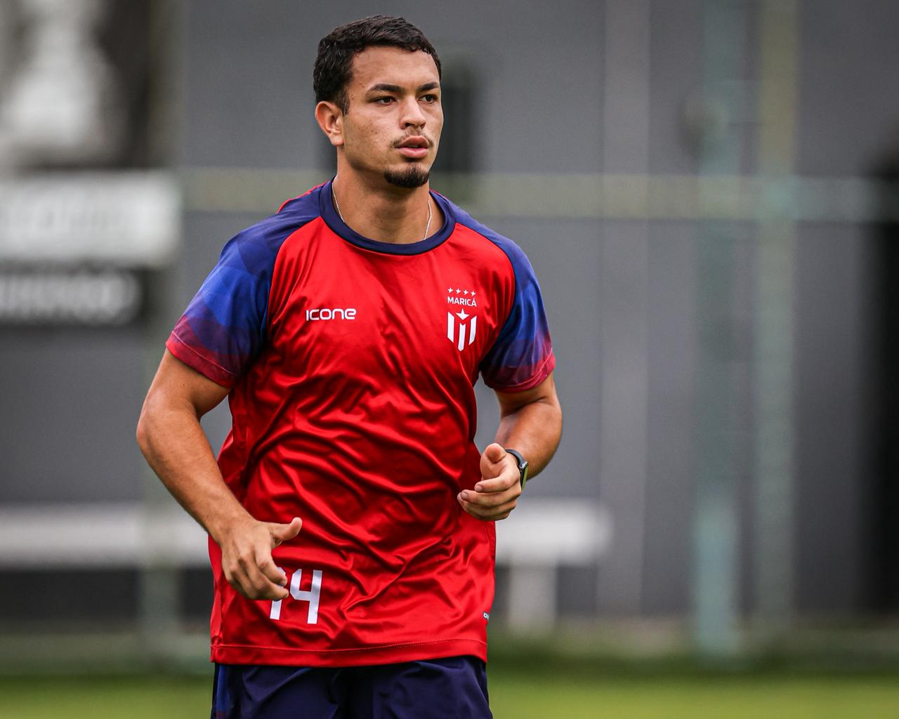 Meia Oliver, um dos destaques do Maric&aacute; F.C na &uacute;ltima temporada. Foto: Bruno Maia / Comunica&ccedil;&atilde;o Maric&aacute; F.C