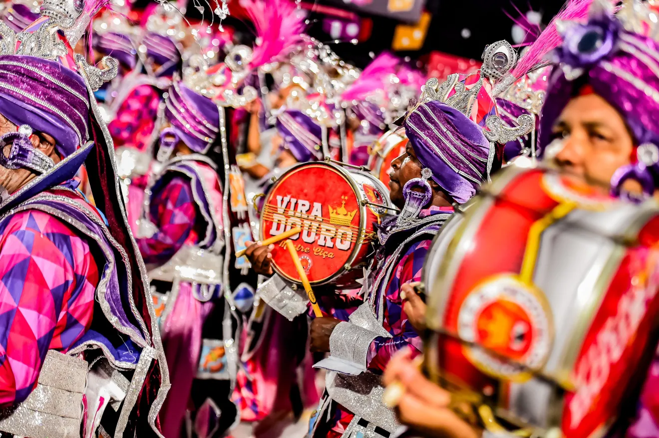 Bateria da Viradouro abrilhantou avenida &bull; Dhavid Normando/ Imprensa Rio Carnaval