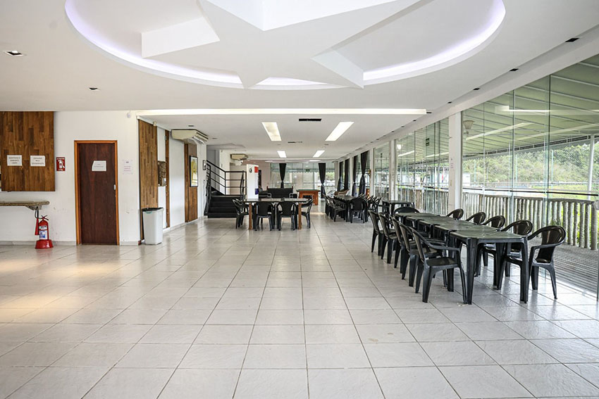 &Aacute;rea do refeit&oacute;rio que oferece um ambiente adequado para a alimenta&ccedil;&atilde;o dos atletas, seguindo o planejamento nutricional do clube /Foto/ Bruno Maia / Comunica&ccedil;&atilde;o Maric&aacute; F.C