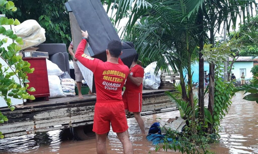 Bombeiros militares levam apoio a famílias vítimas das fortes chuvas no Tocantins - Corpo de Bombeiros/Governo do Tocantins © Corpo de Bombeiros/Governo do Tocantins