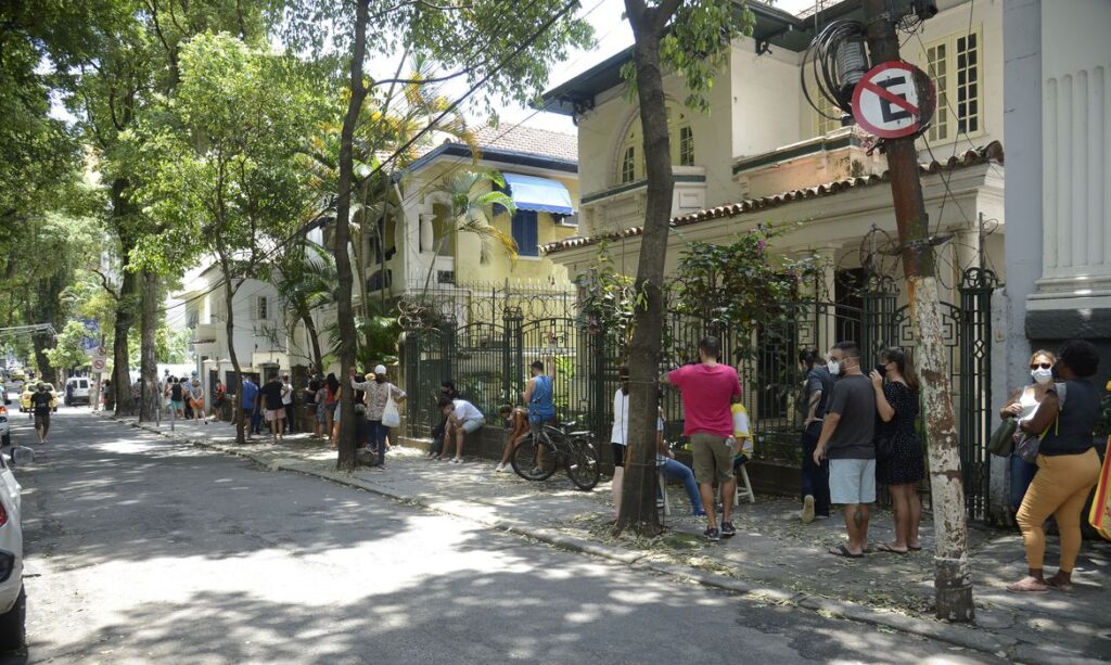 Posto de testagem Covid-19 no Centro Municipal de Saúde Manoel José Ferreira, zona sul do Rio de Janeiro, apresenta filas © Tomaz Silva/Agência Brasil