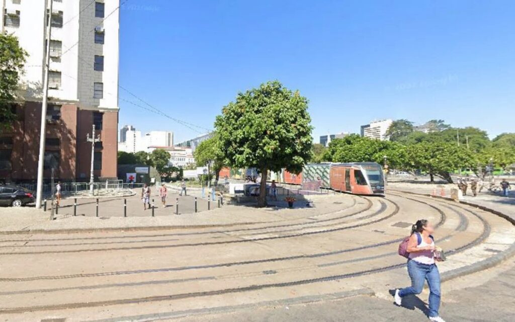 O crime aconteceu na Praça Cristiano Ottoni, no acesso ao metrô, próximo à Central do Brasil, no Centro do RioReprodução Google Maps