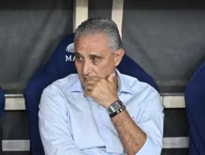 Tite no banco de reservas em seu último jogo pelo Flamengo