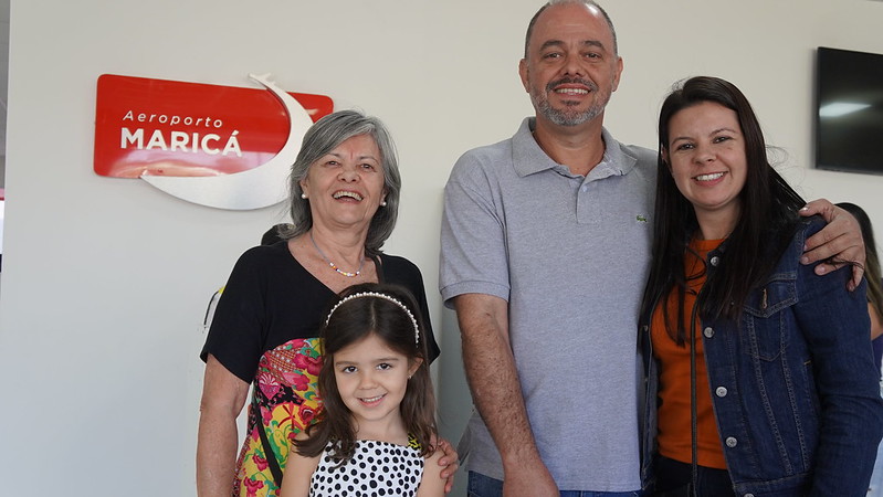 Empresária Aline Targino, moradora de Inoã com sua familia. Foto: Paulo Ávila.